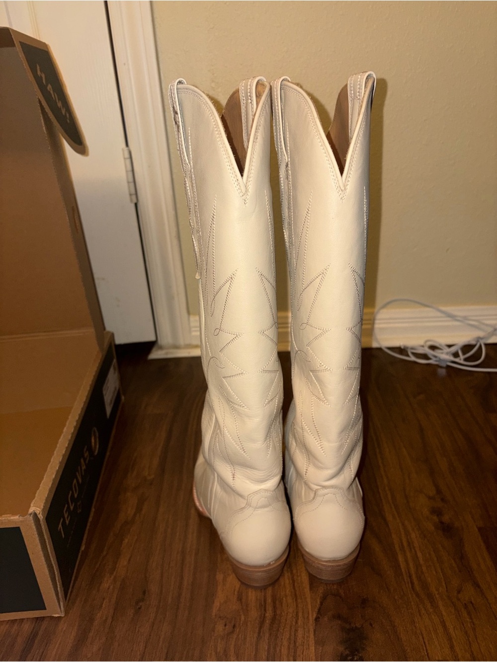 Tecovas Loretta Boots - Picture 4 of 8